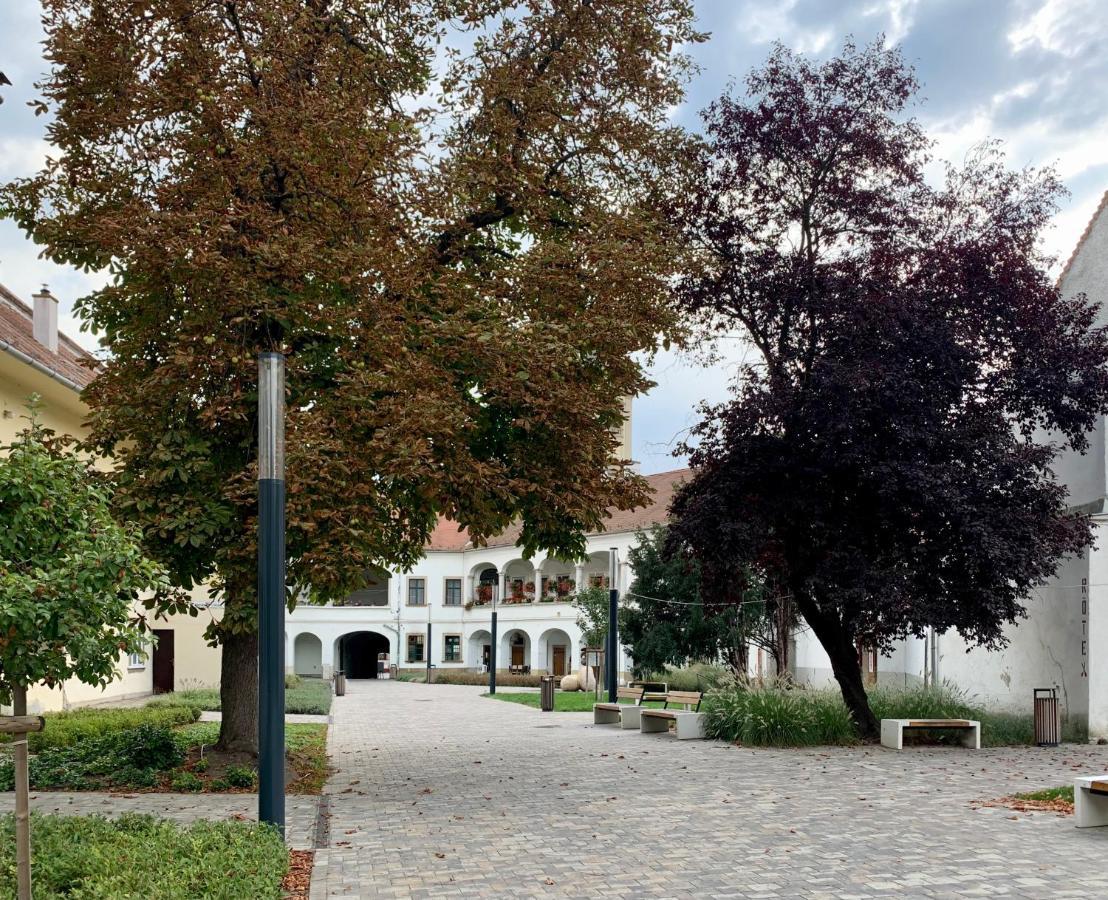 Forst-Haz Apartman Eger Exterior photo