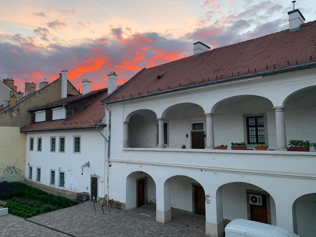 Forst-Haz Apartman Eger Exterior photo